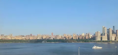 6701 Blvd E #E2, West New York, NJ 07093