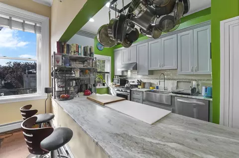 704 Bloomfield St #2, Hoboken, NJ 07030