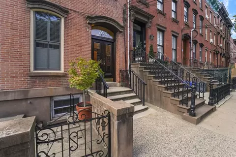 704 Bloomfield St #2, Hoboken, NJ 07030