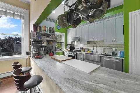 704 Bloomfield St #2, Hoboken, NJ 07030