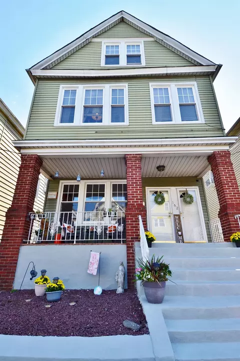 162 W 32nd St, Bayonne, NJ 07002