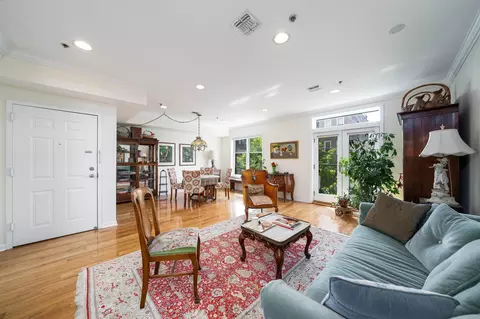 523 Jefferson St #3, Hoboken, NJ 07030