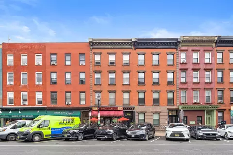 806 Washington St #3, Hoboken, NJ 07030