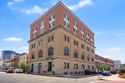 769 Montgomery St #211, Jersey City, NJ 07306