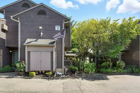 855 Valley Brook Ave #2A, Lyndhurst, NJ 07071