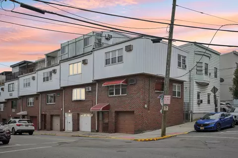 513 70th St, Guttenberg, NJ 07093