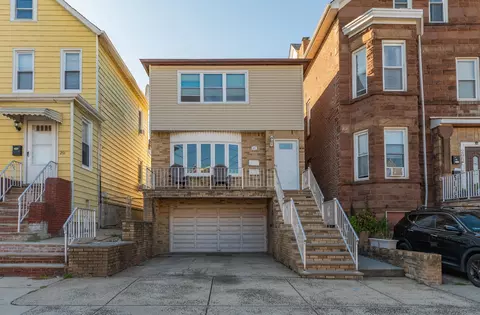293 Avenue C, Bayonne, NJ 07002