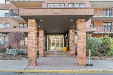 225 St Pauls Ave #4R, Jersey City, NJ 07306
