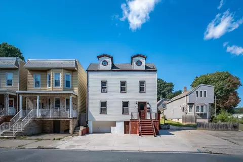 85 Hobart Ave, Bayonne, NJ 07002