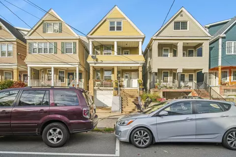83 W 42nd St, Bayonne, NJ 07002