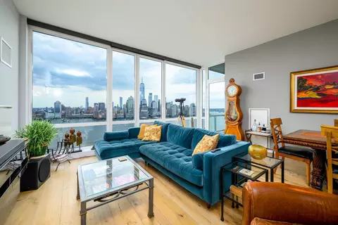 2 2nd St #3903, Jersey City, NJ 07302