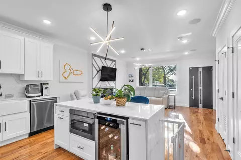865 Summit Ave # 1, Jersey City, NJ 07307
