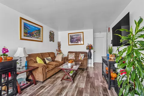 2 Raydol Ave, Secaucus, NJ 07094 photo 8