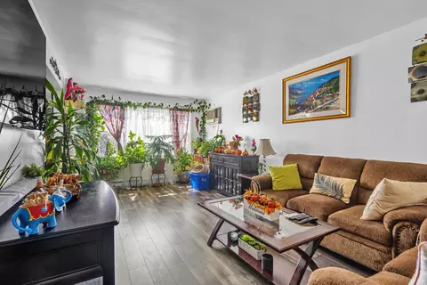 2 Raydol Ave, Secaucus, NJ 07094 photo 7