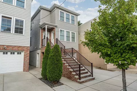 93 Evergreen St, Bayonne, NJ 07002