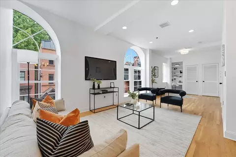 829 Washington St #8, Hoboken, NJ 07030