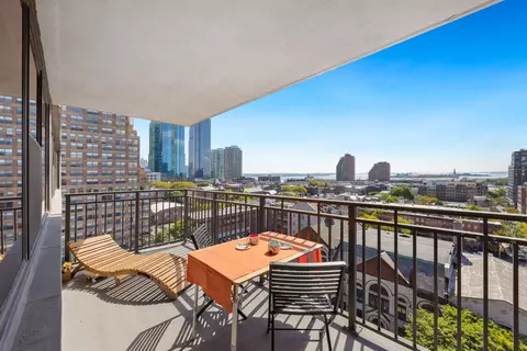 135 Montgomery St #14B, Jersey City, NJ 07302