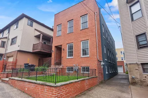 133 Beach St, Jersey City, NJ 07307