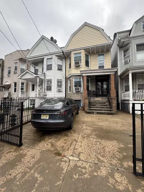 223 Harrison Ave, Jersey City, NJ 07304
