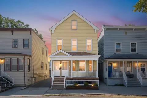 26 E 28th St, Bayonne, NJ 07002