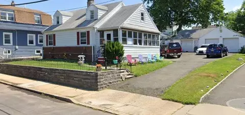 54 Clauss St, Carteret, NJ 07008