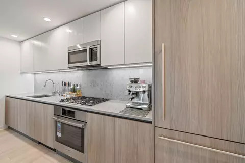 155 Bay St #2706, Jersey City, NJ 07302