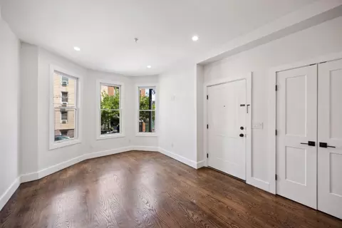 203 3rd St #2, Jersey City, NJ 07302