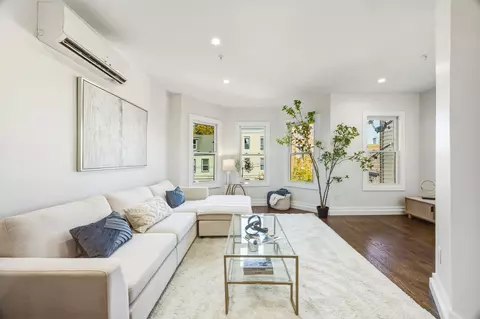 203 3rd St #3, Jersey City, NJ 07302