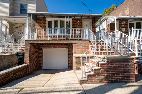 773 Avenue E, Bayonne, NJ 07002