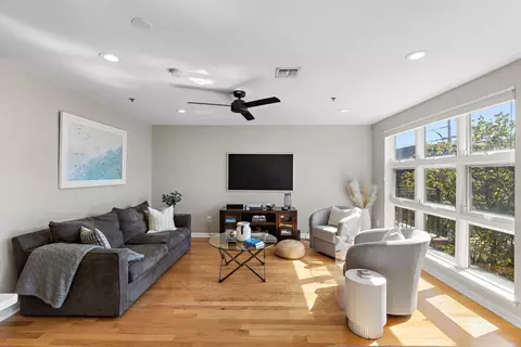 659 1st St #410, Hoboken, NJ 07030