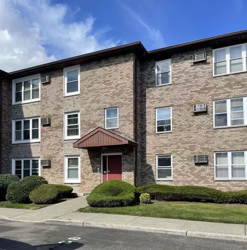 82 Riverview Ct #82, Secaucus, NJ 07094