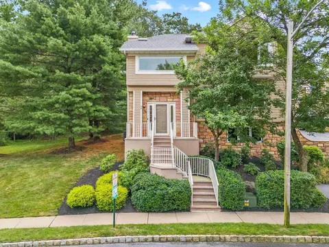 86 Clarken Dr, West Orange, NJ 07052