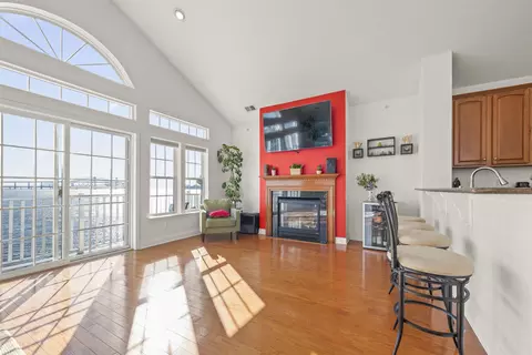 36 Tottenham Ct, Jersey City, NJ 07305