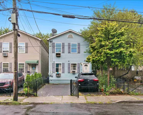 131 Orient Ave, Jersey City, NJ 07305