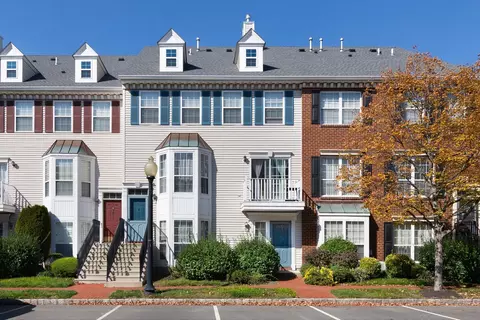 5 Redwood St, Jersey City, NJ 07305