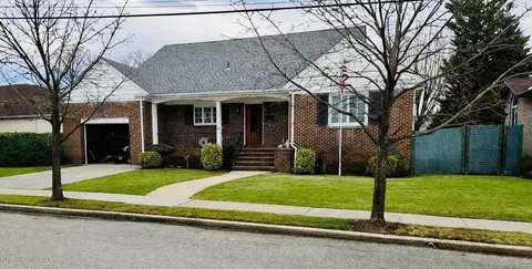 6 Walter Pl, Secaucus, NJ 07094