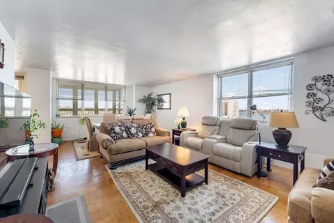 6040 Blvd E #15B, West New York, NJ 07093