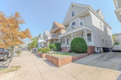 176 Avenue B, Bayonne, NJ 07002