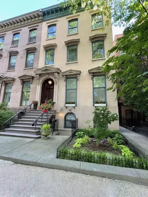 293 York St, Jersey City, NJ 07302