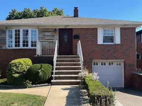 1106 Keswick Pl, Fort Lee, NJ 07024