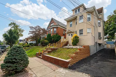 98 W 31st St, Bayonne, NJ 07002