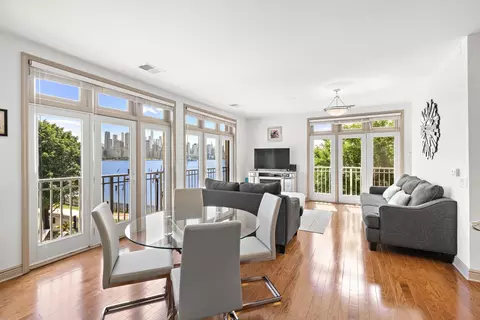 7400 River Rd #208, North Bergen, NJ 07047