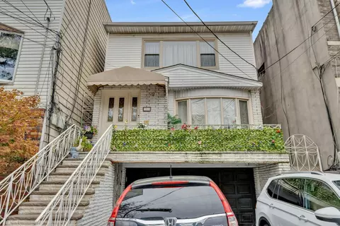 3218 Pleasant Ave, Weehawken, NJ 07086