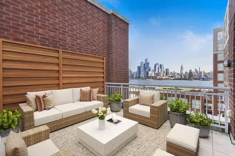 1125 Maxwell Ln #809, Hoboken, NJ 07030