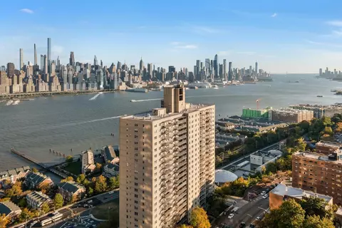 6600 Blvd E #21K, West New York, NJ 07093