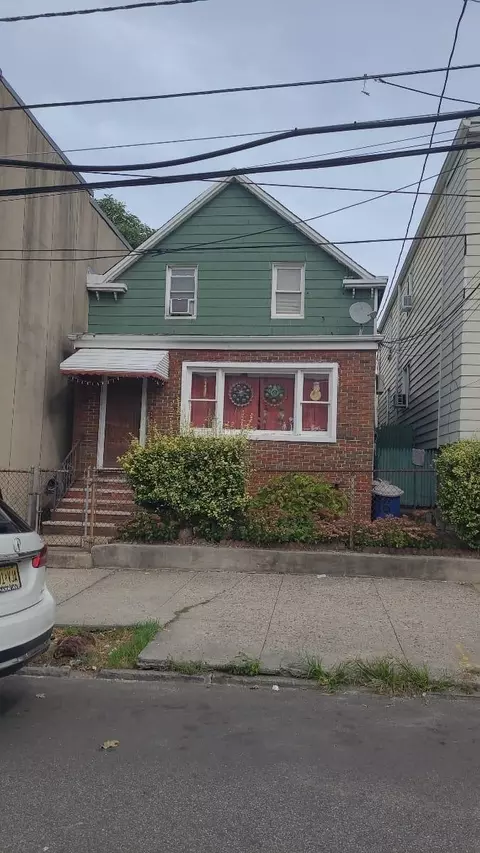 76 Greenville Ave, Jersey City, NJ 07305
