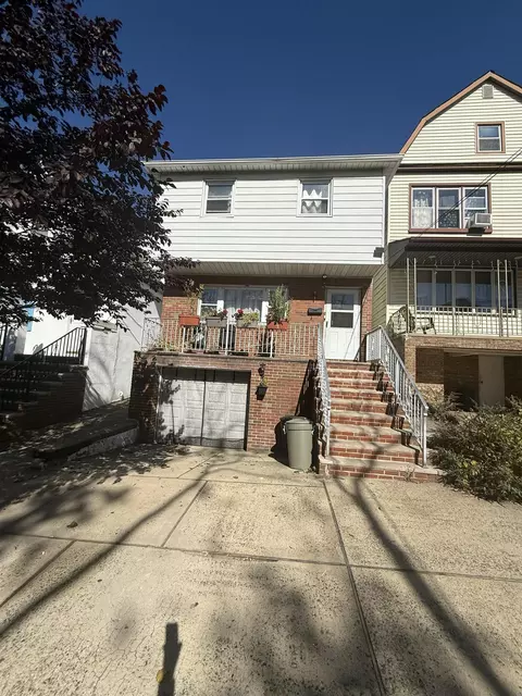 145 W 29th St, Bayonne, NJ 07002