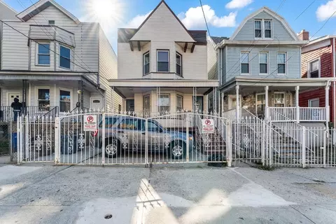 35 Lexington Ave, Jersey City, NJ 07304