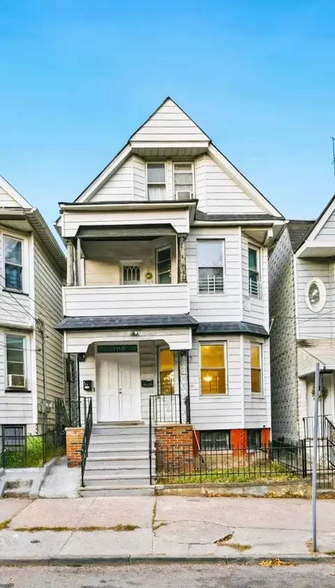 126 Grant Ave, Jersey City, NJ 07305