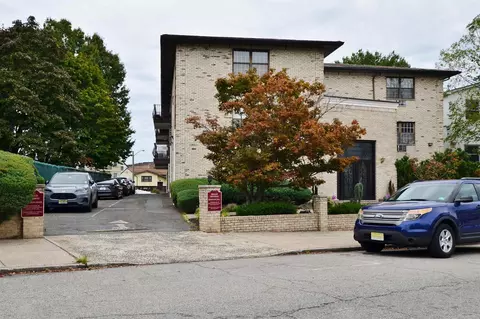 53 W 48th St #105, Bayonne, NJ 07002